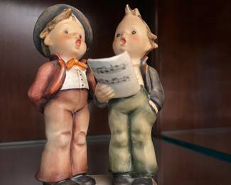 Vintage Hummel/Goebel figurine