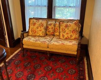 Settee.