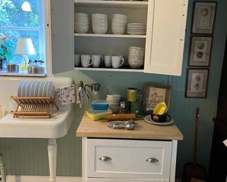 Kitchen bowls. Plates. Tupperware.