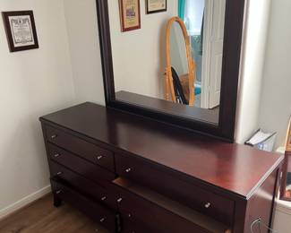 8-drawer dresser + mirror