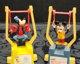 Mickey & Goofy Tricky Trapeze 