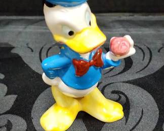 Donald Duck figure