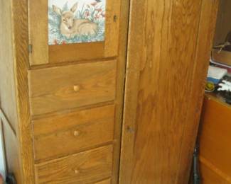 CHIFFOROBE