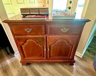 Rolling buffet/bar cart