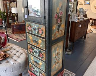 Painted Gentleman’s Chest, Theorem Painted Chest