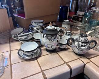 Japanese dragon ware tea set 
