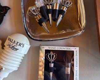 Wine bottle stoppers