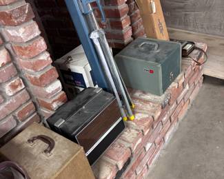 Retro projectors & screens