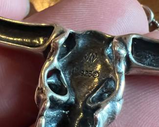 Love this longhorn necklace 