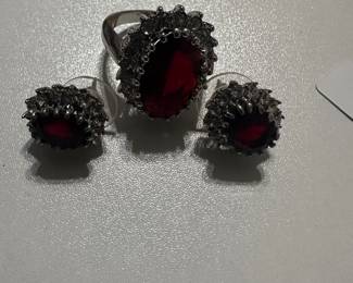 Nice ring and matching earrings 
