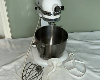 Kitchenaid mixer with attachments