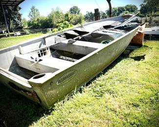 16 foot Alumacraft boat.