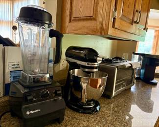 Vitamix, Artisan Kitchen Aid, Breville toaster ovens, Keurig...