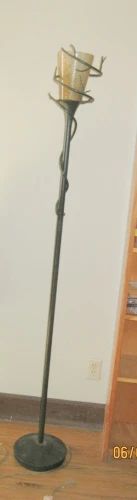 FLOOR LAMP