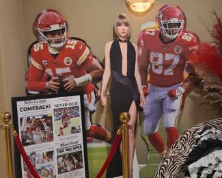 Mahomes, Kelce and Taylor!