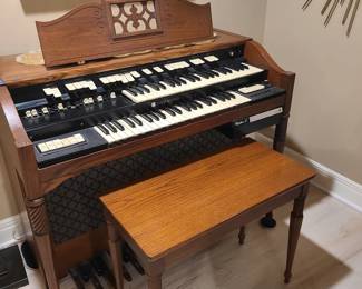 Hammond Rhythm II organ