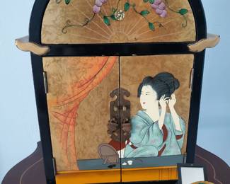 Chinoiserie lacquer jewelry box