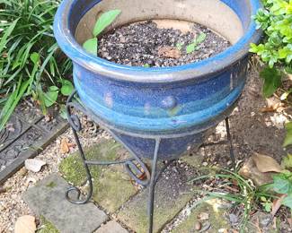 Blue ceramic pot with stand