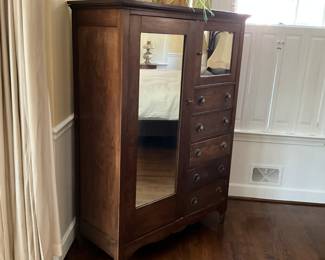 Side by side with great drawers