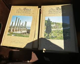 The Living Bible Encyclopedia in Story and Pictures - Volumes 1-16