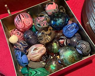 ART GLASS BOBBLES