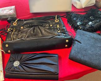 WOMEN'S HANDBAGS