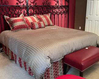 TEMPUR-PEDIC BED AND BEDDING