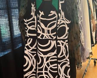 WOMEN'S FASHIONS