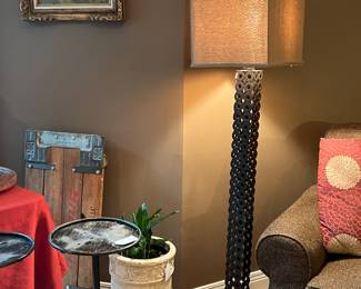 WOOD CARVED FLOOR LAMP