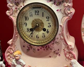 VINTAGE MANTLE CLOCK