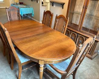 table with leaves, 2 arm chairs, 4 side chairs