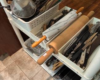 Assortment of kitchen cutlery etc.