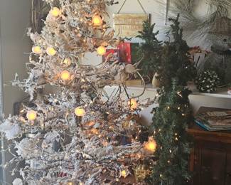 Many decorative Christmas trees