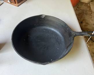 #8 deep skillet