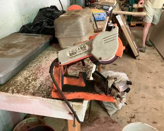 Chainsaw sharpening tool