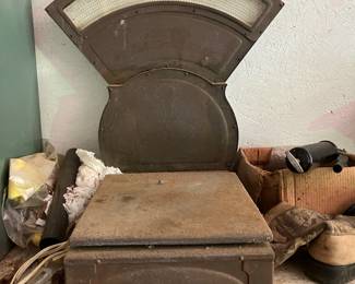Old store scales