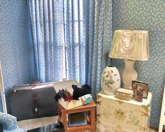 Korean Tansu Chinoiserie White Lacquer Bedroom Set