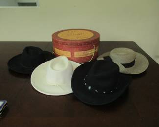 hats / box 