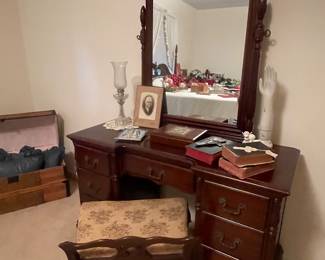 Vanity dresser, bench