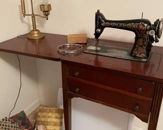 Singer sewing machine 