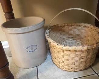 No 3 crock, split oak basket