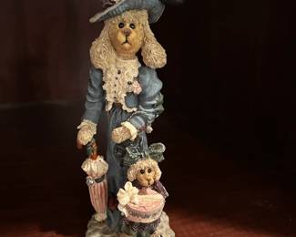 Boyd's Bear figurine