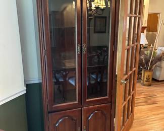 4 door display cabinet/storage