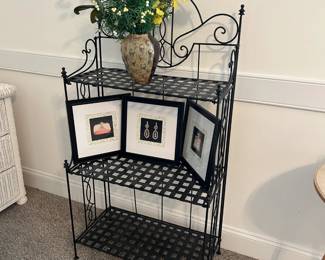 Small decorative shelf/bakers rack