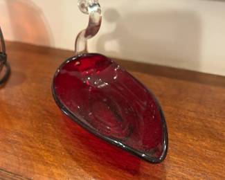 Assorted glass pieces