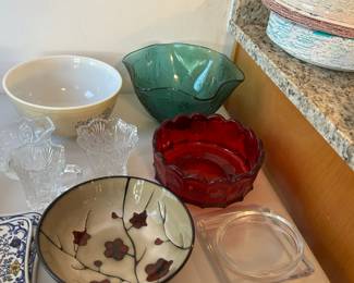 Serving bowls