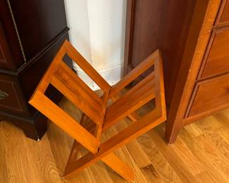 2 piece wooden magazine rack