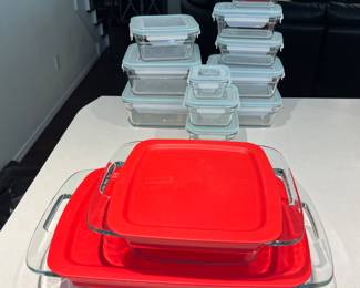 Pyrex casserole dishes