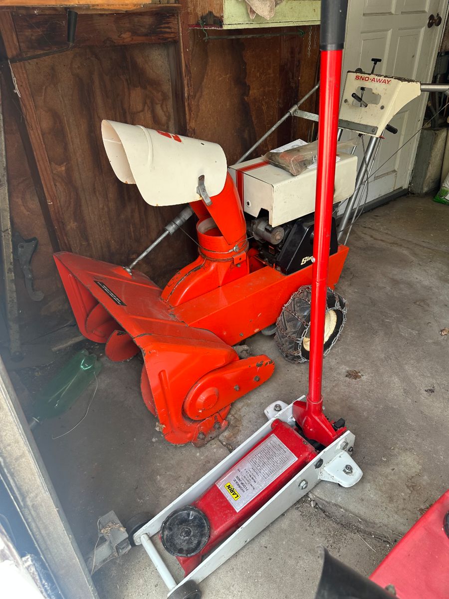 Simplicity Snow Blower and Larin Floor Jack