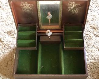 Vintage Lady Buxton Jewelry Box